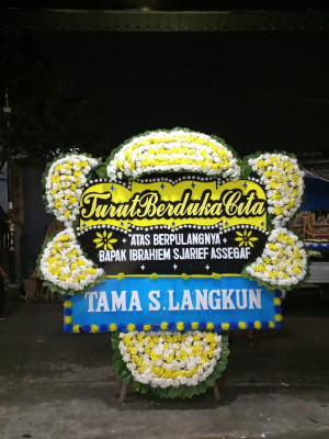 Papan Bunga Duka di Alasa Talumuzoi