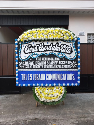 Papan Bunga Duka di Alasa Talumuzoi